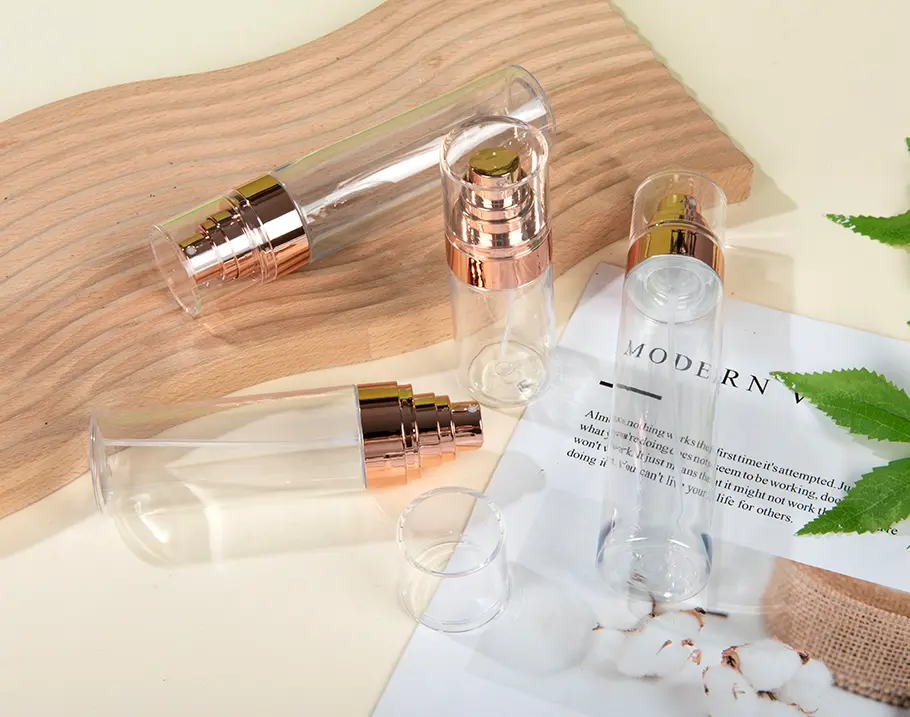 PET spray bottle enhances the brand's makeup application experience